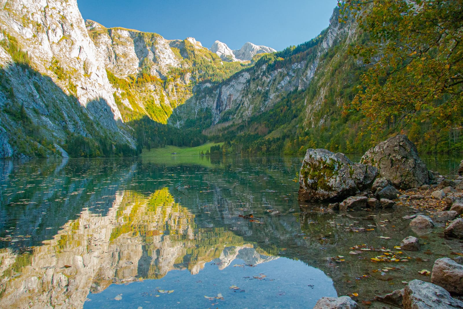 Der idyllische Obersee im Berchtesgadener Nationalpark